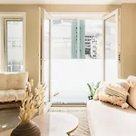 Διαμέρισμα Urban - Stylish Scandinavian Gem With French Balcony Μπέργκεν