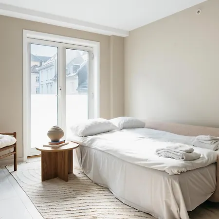 Urban - Stylish Scandinavian Gem With French Balcony Bergen