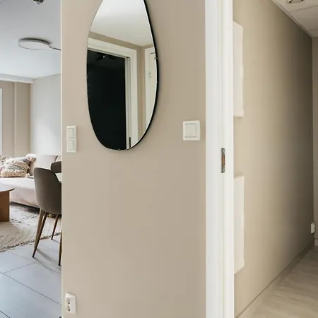 Appartement Urban - Stylish Scandinavian Gem With French Balcony *