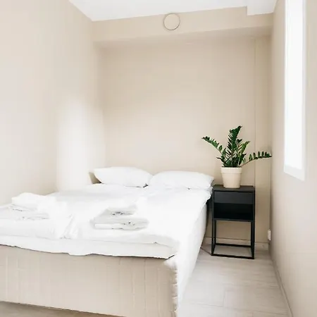 Appartement Urban - Stylish Scandinavian Gem With French Balcony *