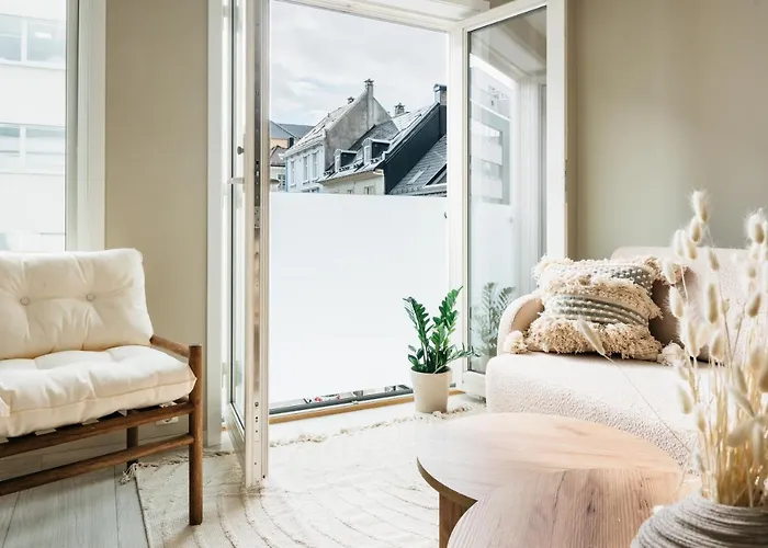 Urban - Stylish Scandinavian Gem With French Balcony *